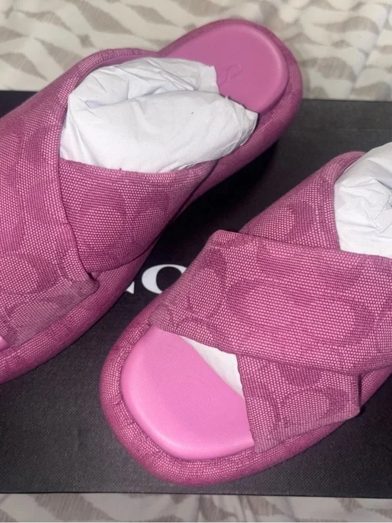 COACH Penelope Signature C Sandal - Picture 3 of 5